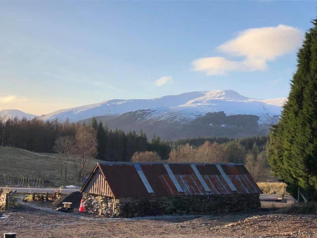 Stronaba Croft Cabins Спийн Бридж Екстериор снимка