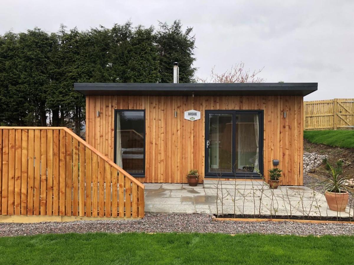 Stronaba Croft Cabins Спийн Бридж Екстериор снимка