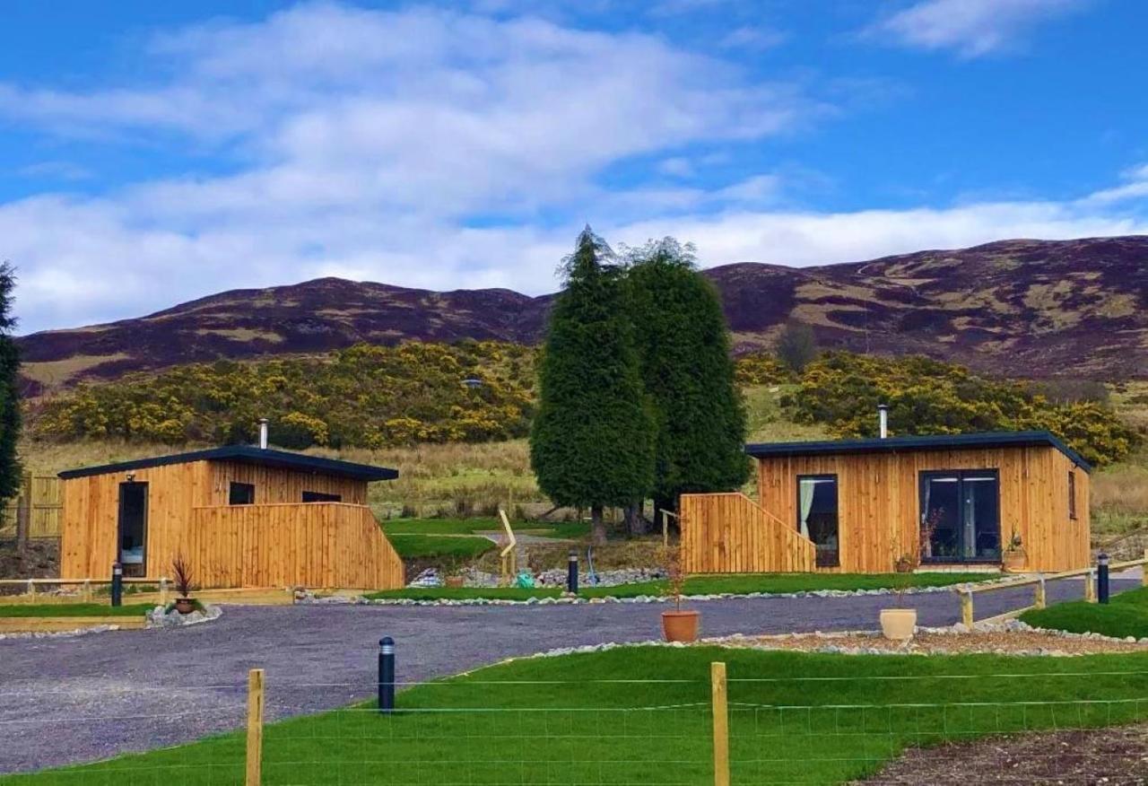 Stronaba Croft Cabins Спийн Бридж Екстериор снимка