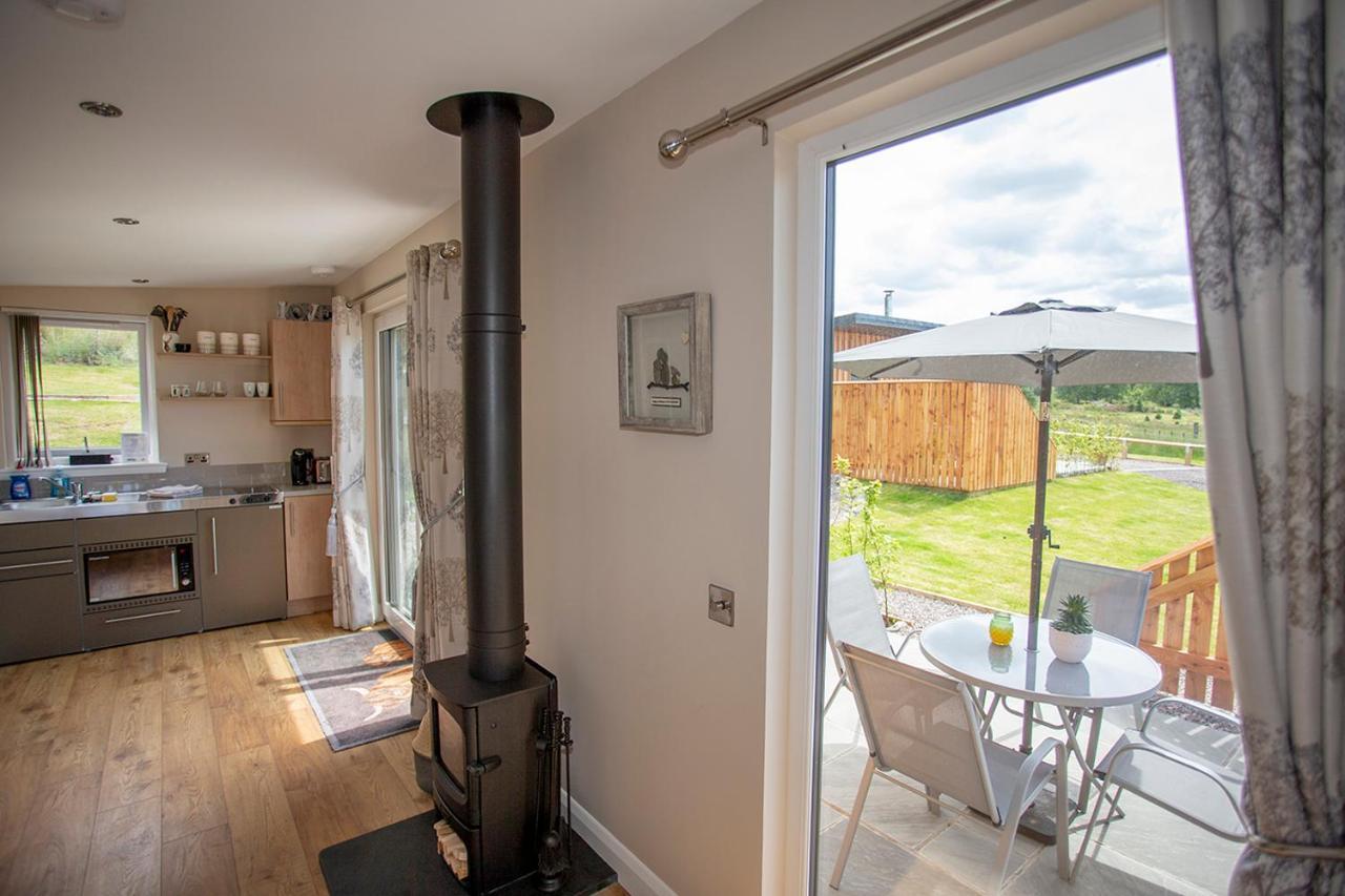 Stronaba Croft Cabins Спийн Бридж Екстериор снимка